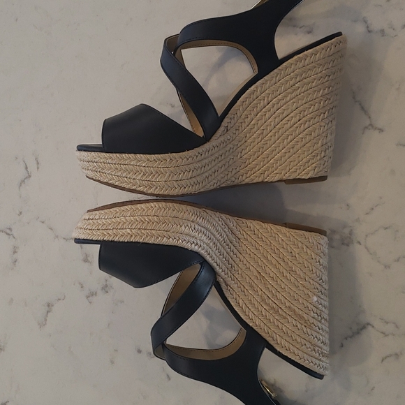 Authentic Michael Kors Wedges - Picture 6 of 9